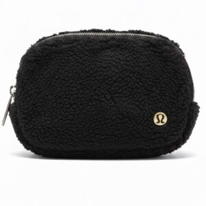 NWT! Lululemon “Everywhere Fleece” Belt Bag
2022 Black
